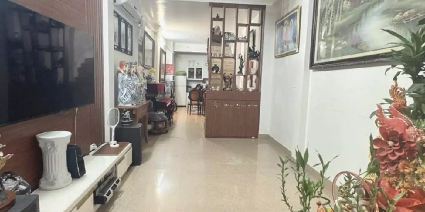 BÁN NHÀ DÂN XÂY HIỆN ĐẠI,PHỐ THÁI THỊNH, NHÀ 5 TẦNG ,FULL NỘI THẤT
