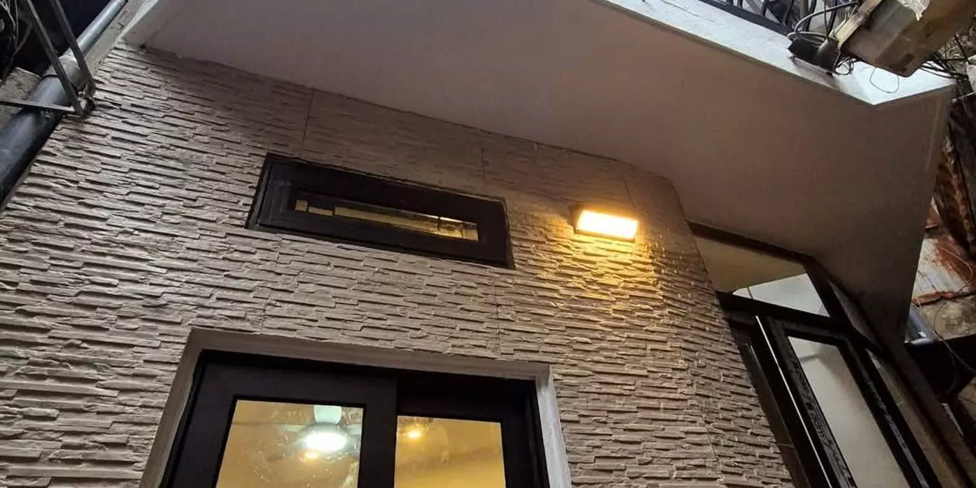 BÁN NHÀ TRUNG TÂM QUẬN ĐỐNG ĐA NGÕ NÔNG GẦN PHỐ THOÁNG SÁNG GIÁ 3,7