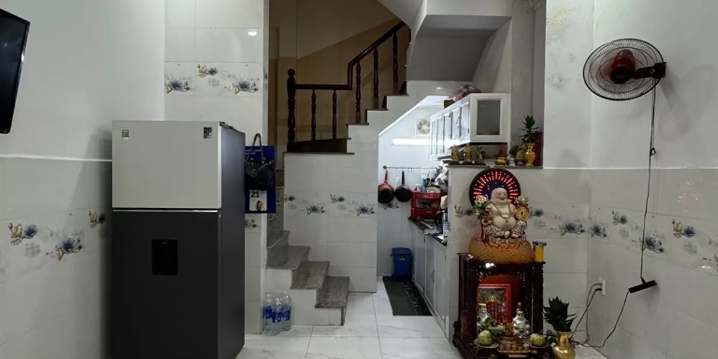 Chỉ 5 tỏi có ngay Nhà 4 tầng BTCT - CÁCH MẠNG THÁNG 8 - 34M2 - mặt tiền 4m