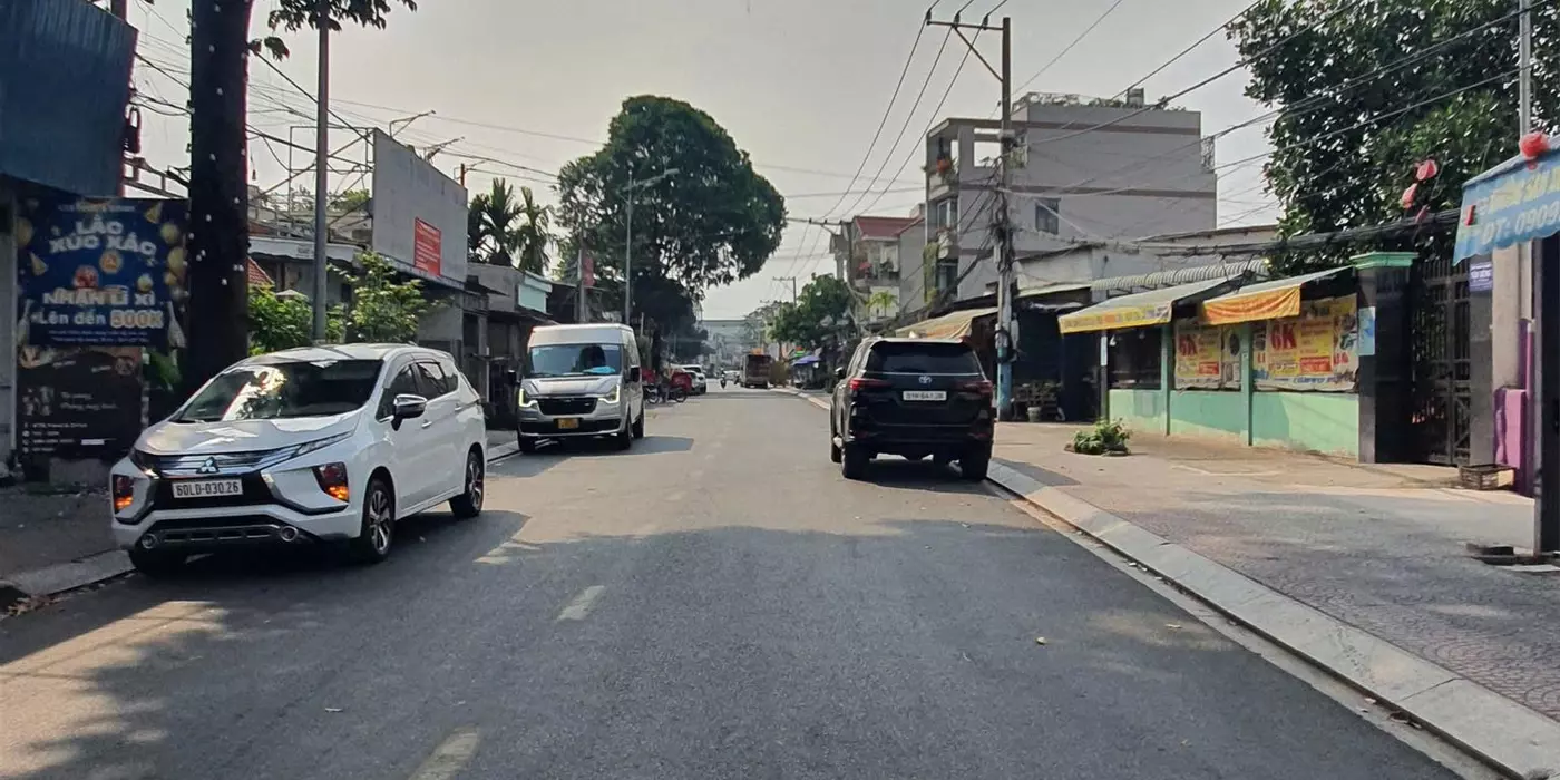Bán nhà mặt phố Q.9, 120m², 3 tầng, 12 tỷ, sổ đỏ