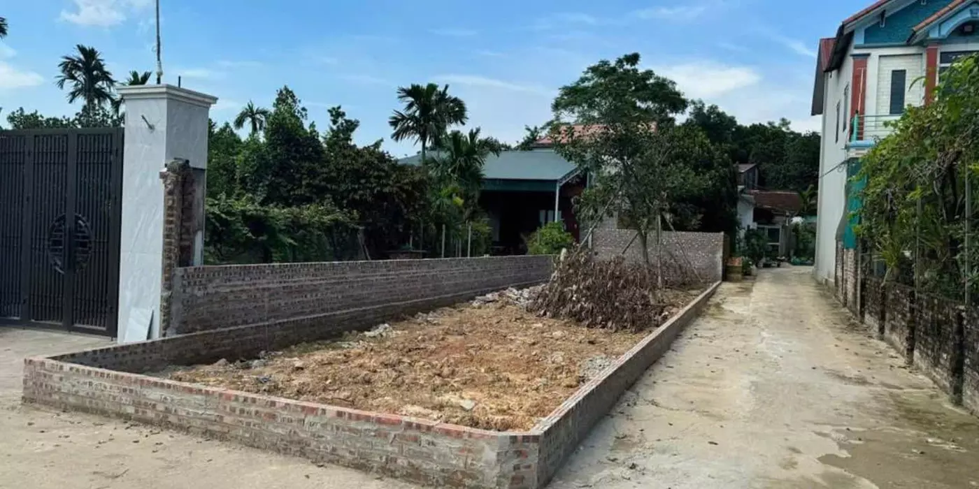 Bán mảnh Siêu mẫu lôgóc Phúc Tiến đường to ngõ thông giá rẻ nhỉnh 3tỷ 105m