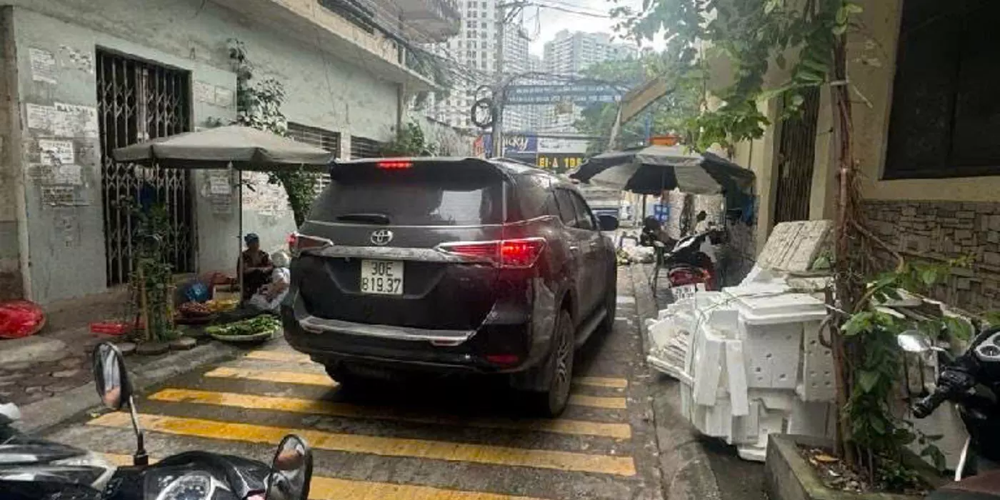 Bán nhà lĩnh nam 5 tầng ô tô tránh vào nhà kinh doanh hoàng mai