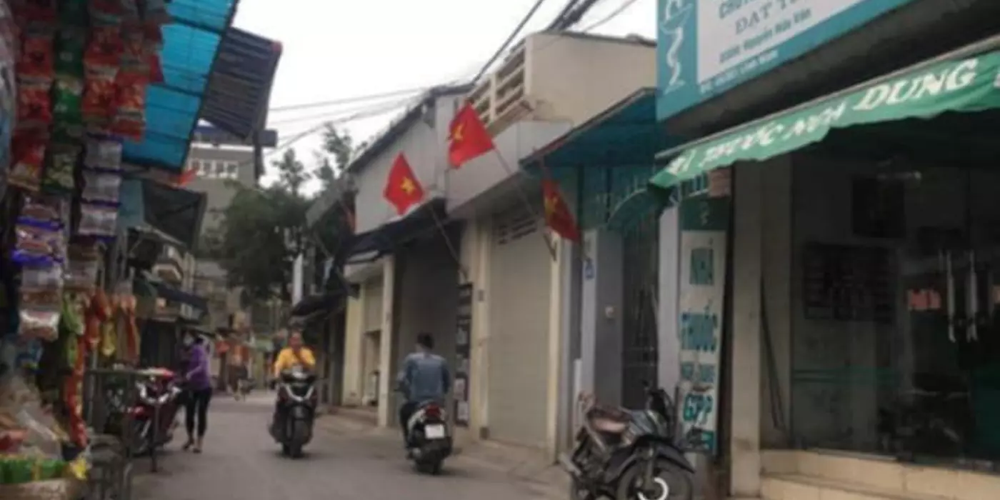 Ô TÔ ĐỖ CỬA – NGÕ THÔNG 2 ĐẦU – GẦN PHỐ CHỈ VÀI BƯỚC
CHÍNH LÀ NHÀ PHỐ NAM DƯ 30M2, 5 TẦNG, CHỈ