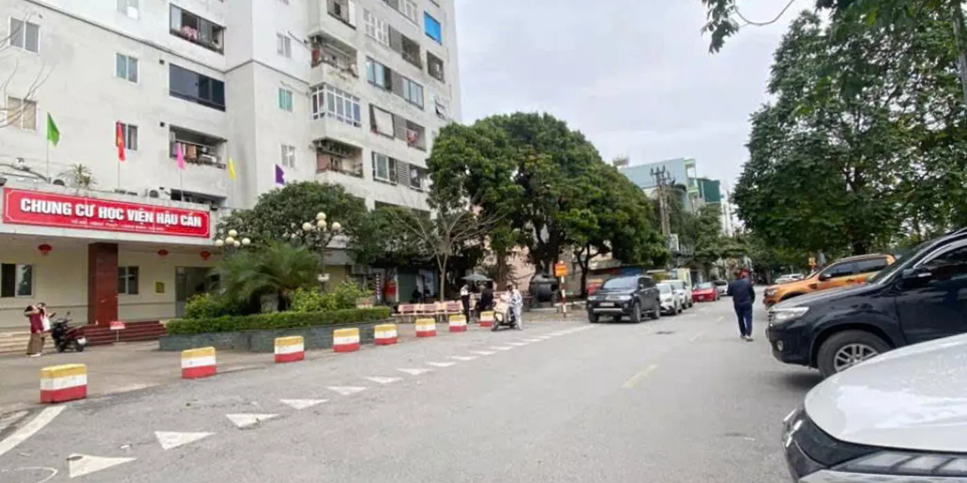 SIÊU PHẨM CHUNG CƯ LONG BIÊN--HÀNG XÓM KHAI SƠN- TẶNG TOÀN BỘ NỘI THẤT.