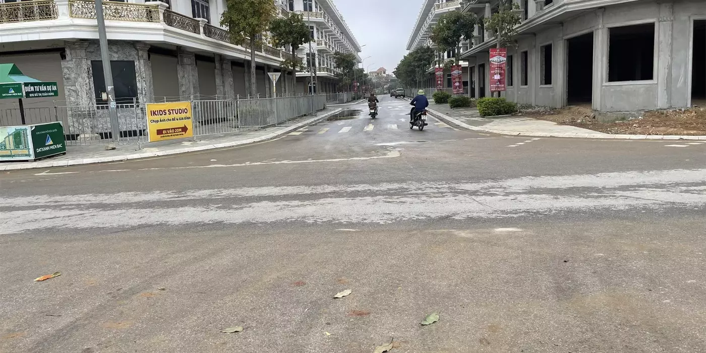 NHÀ 4 TẦNG, GIÁ 3 TỶ 250  (BAO SỔ).. BÀN GIAO NGAY, TP.THANH HÓA. LH: 0966 343 969