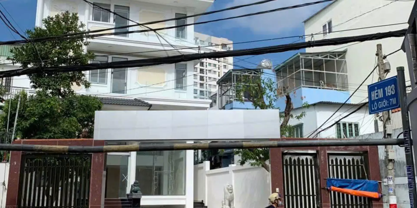 Bán tòa nhà hầm 5 tầng, góc 2MT Bùi Thị Xuận, giá tốt