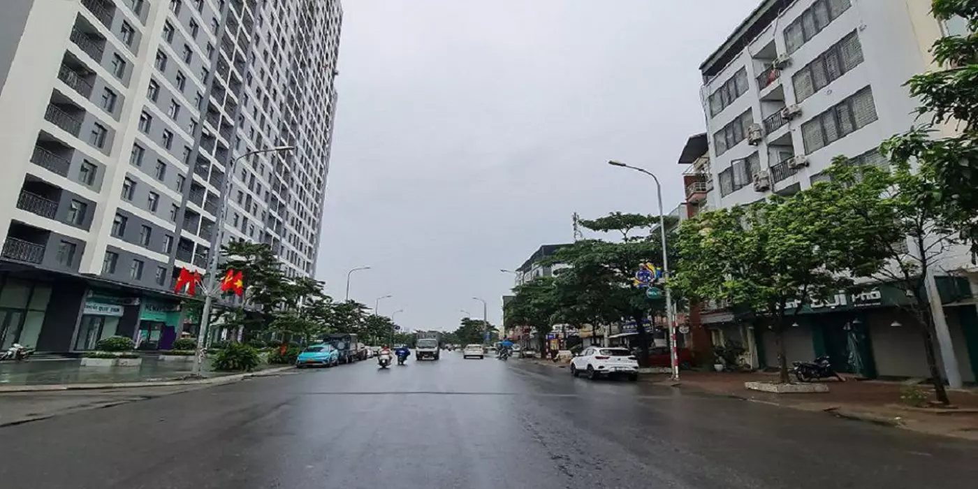 Sẵn nhà ở ngay full nội thất 5 tầng 40 m2 5 tỷ x tại Phúc Lợi, Long Biên. Lh 0989894845