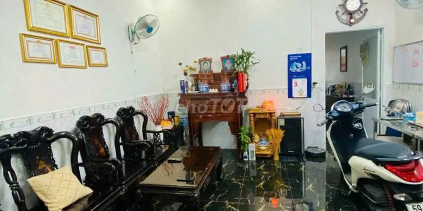 Nhà HXH đường Làng tăng phú DT 71m cấp 4