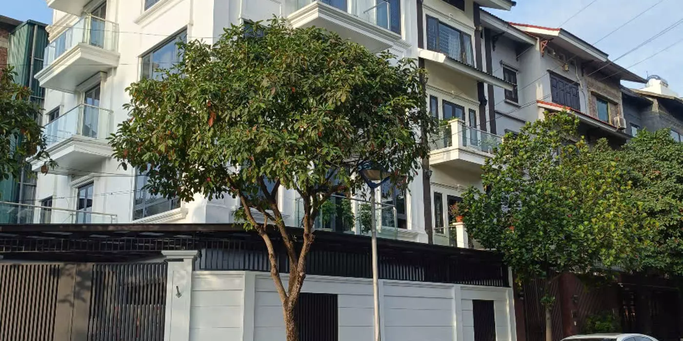 Viglacera Xuân Phương 105m2-5T, vỉa hè KD, ô tô tránh, NT đẹp, giá 18 tỷ
