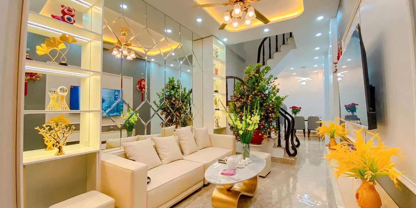 Bán nhà phố 8/3, Hai Bà Trưng 30m, 4 tầng. Giá: 6.28 tỷ. LH: 0937158386