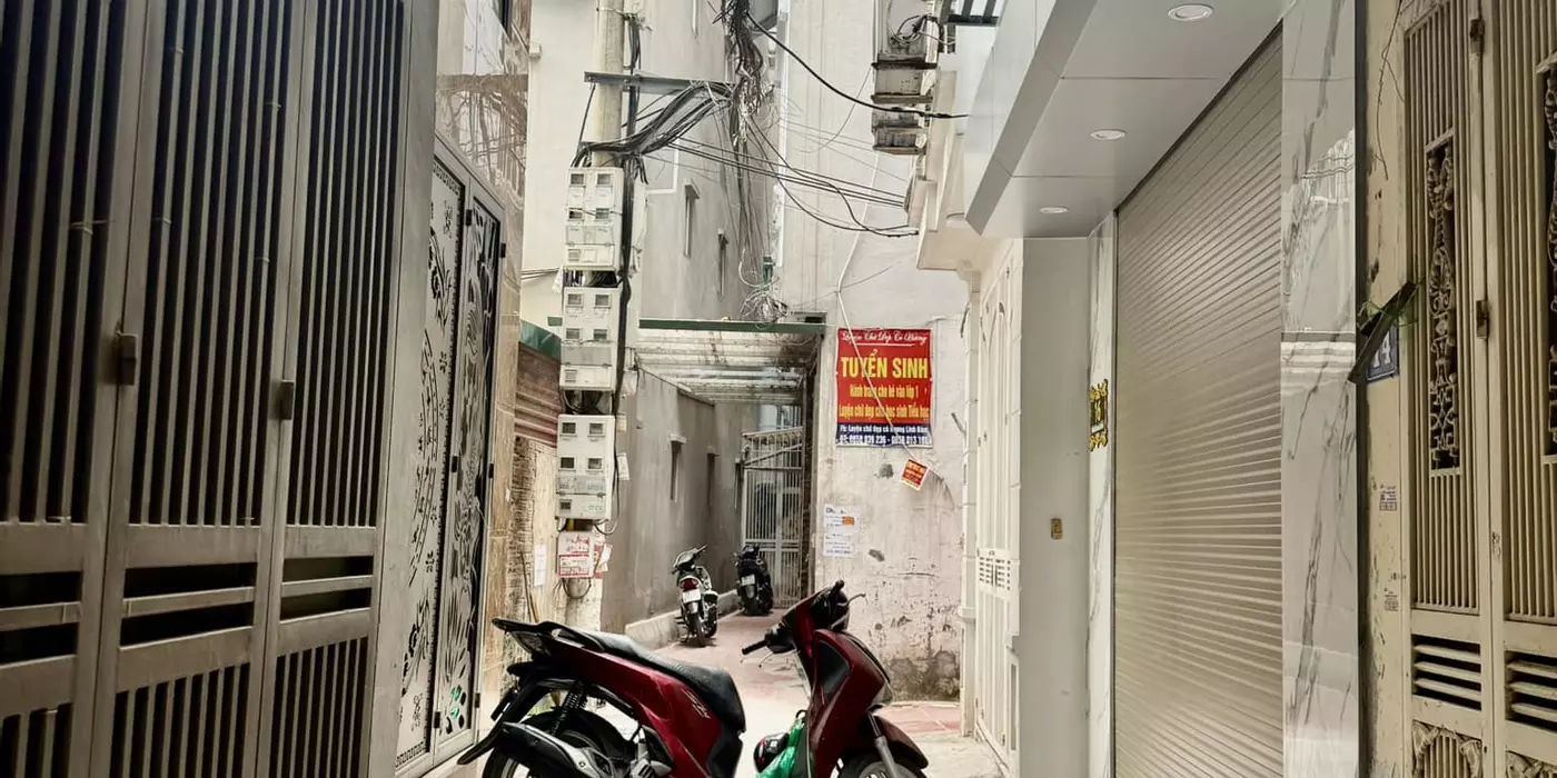 Bán nhà Bằng Liệt-Hoàng Mai.Nhà đẹp ở luôn,trước nhà 3 gác tránh.DT38m-hơn 6tỷ