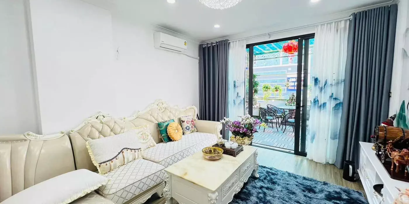 🏡BÁN NHÀ MẶT PHỐ LẠC LONG QUÂN TÂY HỒ 
VỈA HÈ ĐÁ BÓNG  - MẶT SAU VIEW HỒ TÂY. 92m2 x 2 TẦNG 
GIÁ