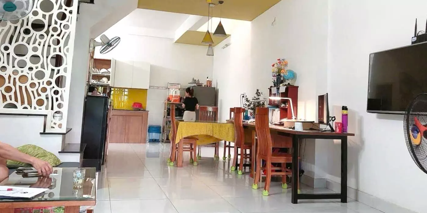 Nhà Đẹp 3 tầng, Xe Hơi Ngủ Trong nhà , DTsd 136m2, ở ngay, Thủ Đức, Giá chỉ 4ty nhỉnh.