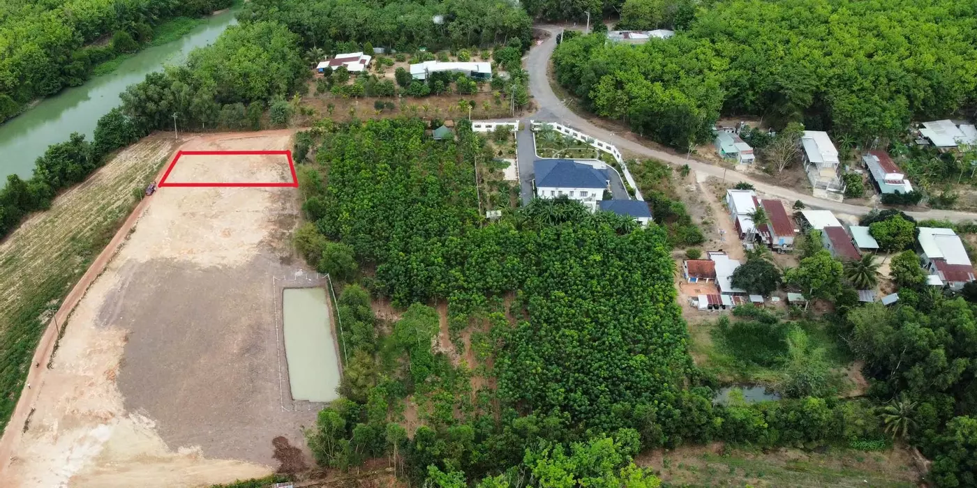 🔥Duy nhất 1 lô đất ven sông 5x36=180m2 thổ cư SHR tiềm năng trung tâm thị trấn Dầu Tiếng Bình