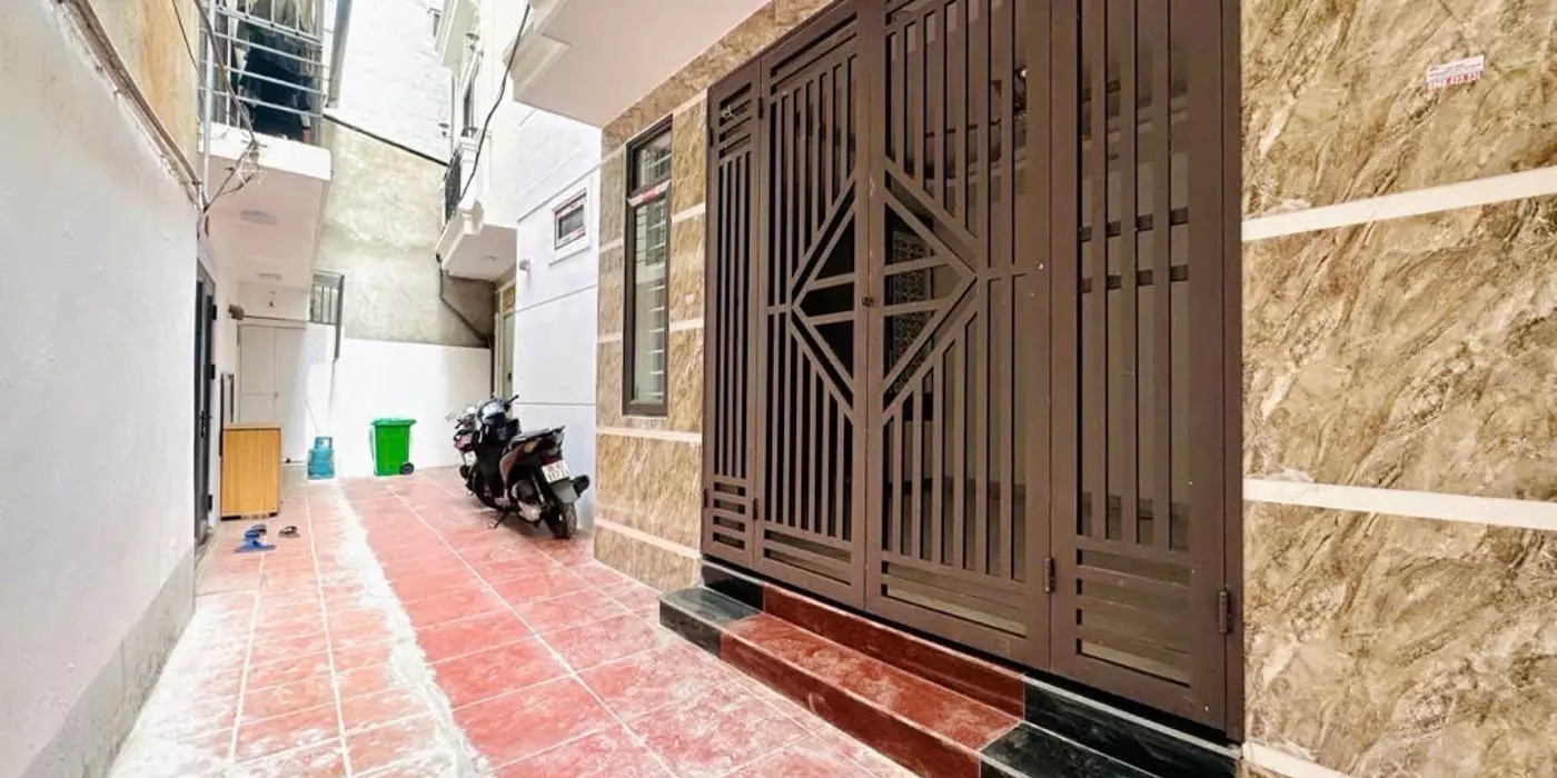 Bán nhà riêng dt  30m2, 5PN, 3WC tại Bát Khối, Long Biên, Hà Nội