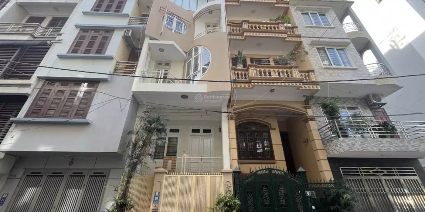 Duy nhất! Phân lô Hoàng Quốc Việt, 7 chỗ vào nhà, 65m2 sổ, 17.3 tỷ, mặt tiền 5m