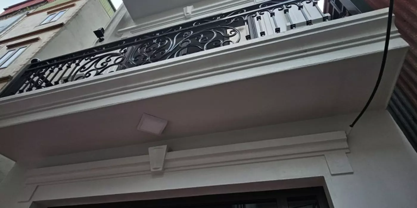 Hoàng Quốc Việt 45m2 - 6 Tầng  CÒN MỚI ĐẸP 6 NGỦ - PHỐ VIP GẦN OTO TRÁNH  -  11.5 tỷ