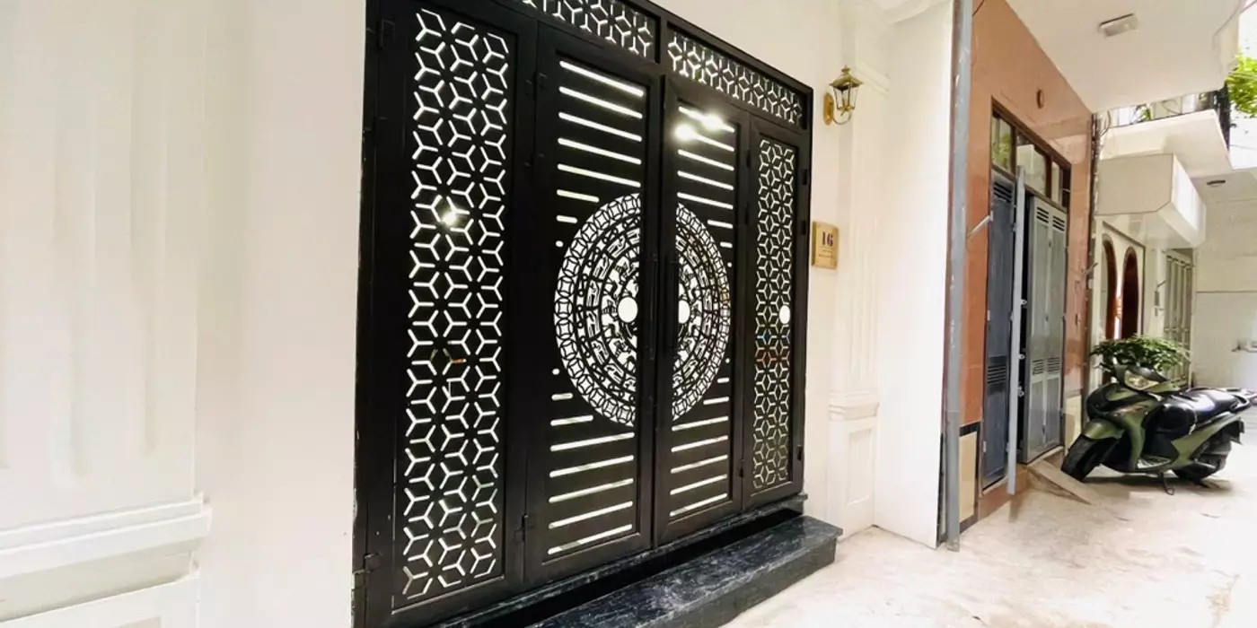 Ngõ đi ô tô, thông ra Cù Chính Lan, sổ phân lô, thang máy 43 M2