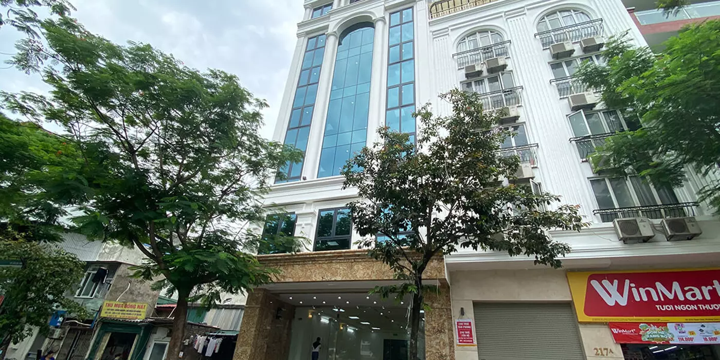 Cho Thuê Tòa Văn Phòng 9 Tầng Mặt Phố Quan Hoa. DT 190m2.MT 9.5m. Giá 13.300USD/th