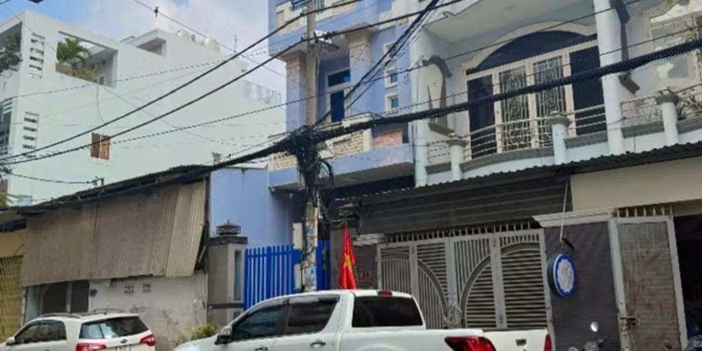 BÁN NHÀ 3 TẦNG - 48m2 - HẺM XE HƠI - SÁT CHỢ TÂN HƯƠNG - NHỈNH 5 TỶ