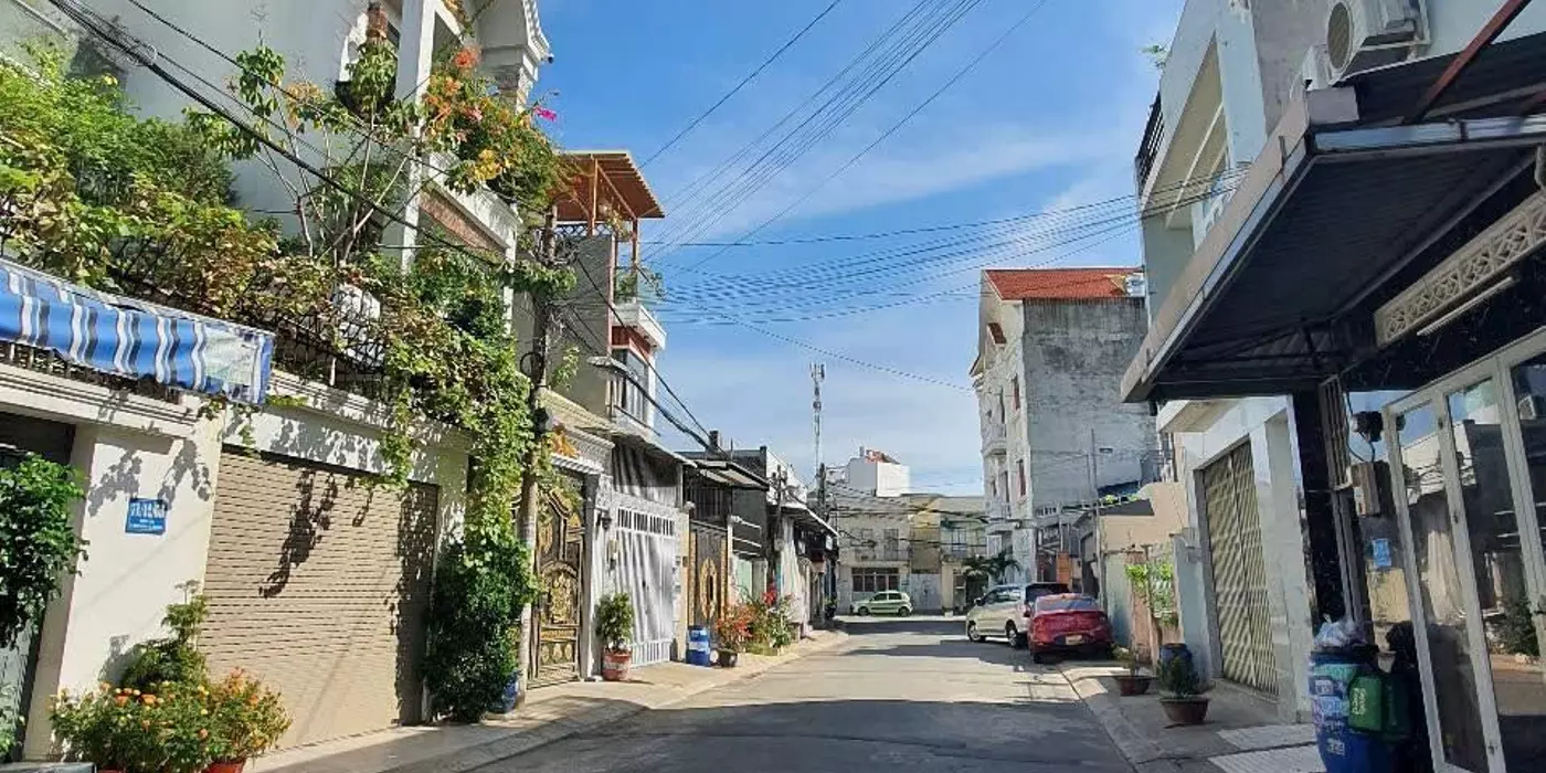 Bán nhà mặt phố Bưng Ông Thoàn, P. Phú Hữu, Q.9, 209m², 8.9 tỷ, 15PN, 16WC