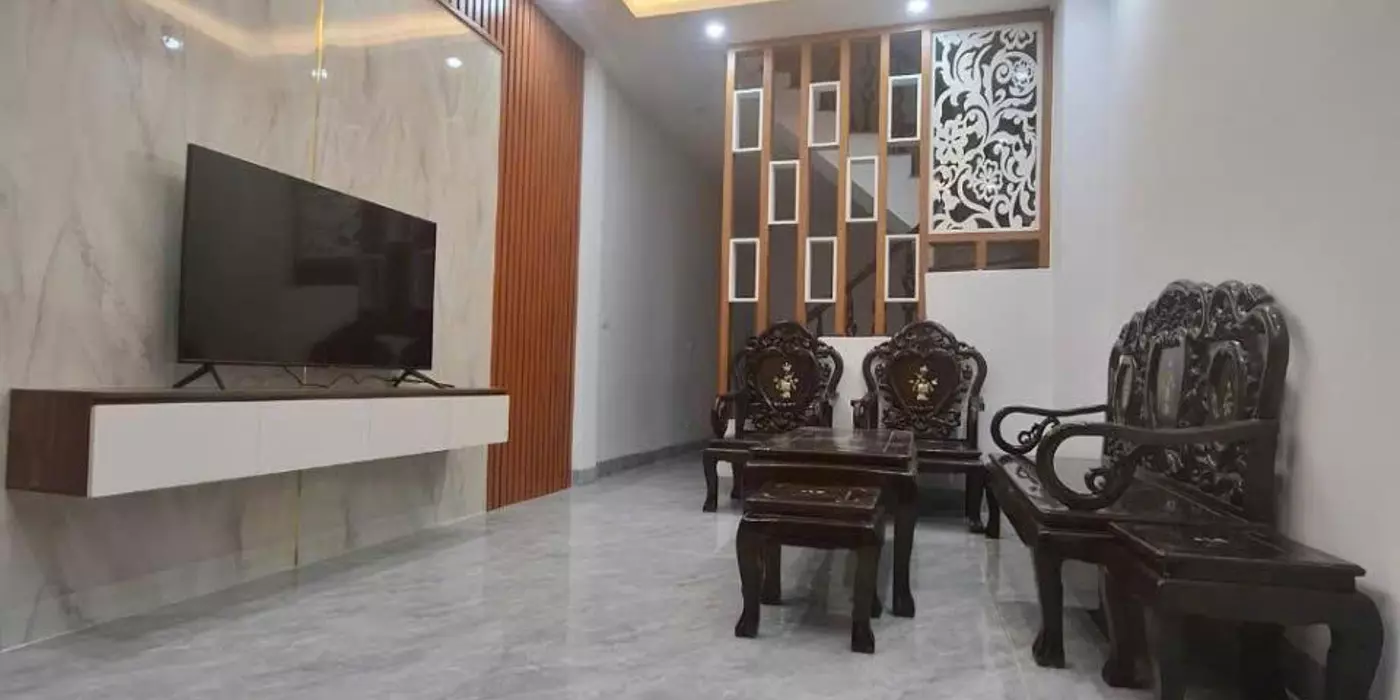 BÁN NHÀ 4 tầng đẹp, Hoàng Mai, 44m², 6.9 tỷ - Vị trí vàng, ô tô đỗ cửa