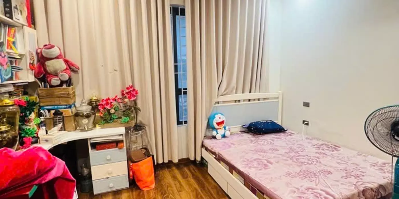 Vỉa hè phân lô -ô tô tải tránh