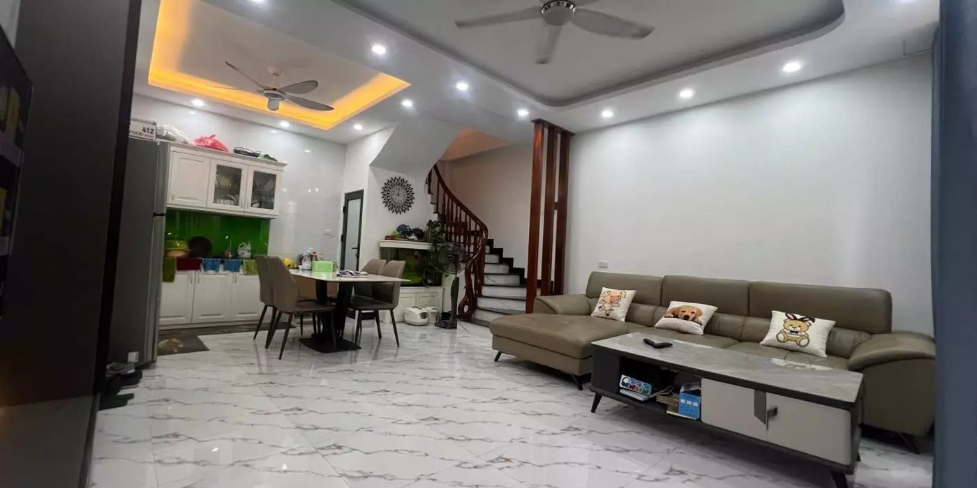 Bán nhà Yên Lộ giá 5.4 tỷ, diện tích 39m2, 4 tầng, mặt tiền 5.12m
