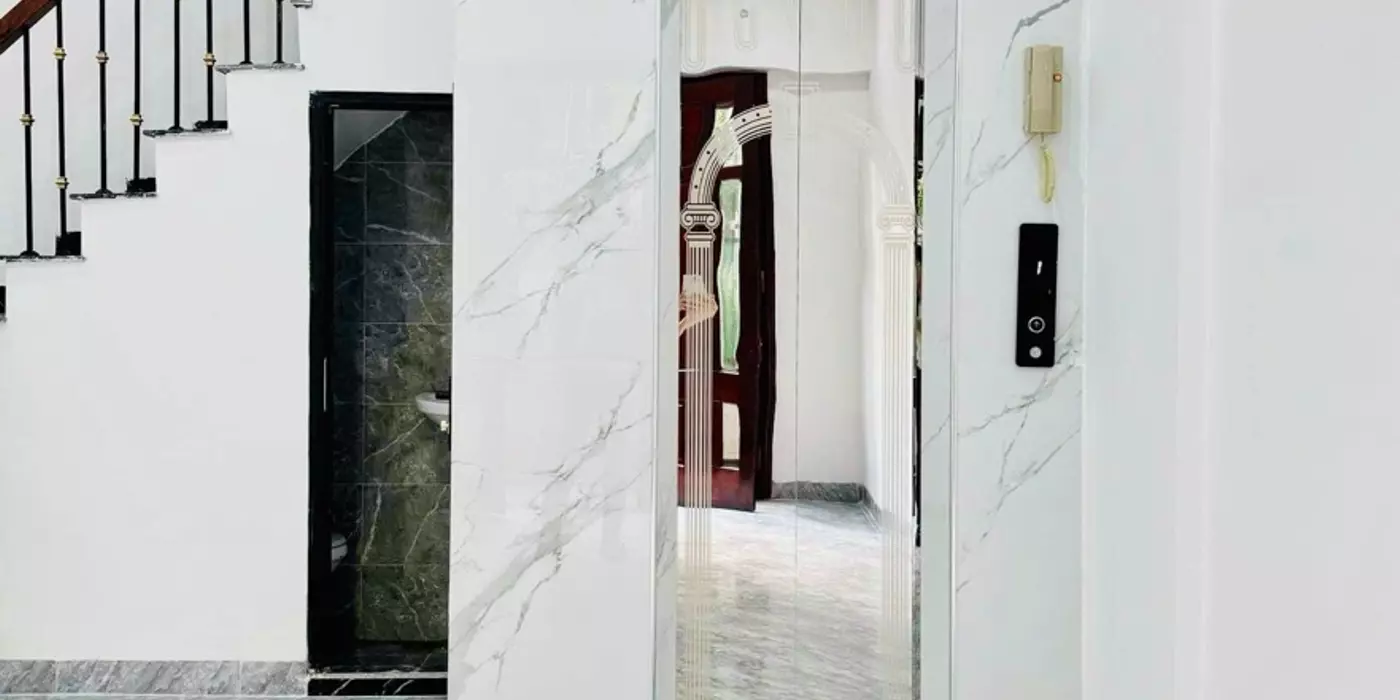 Nhà mới siêu đẹp Hoàng hoa thám Thang Máy,  41m2, 5T, MT:  4.5m Chỉ  8 9.1 tỷ