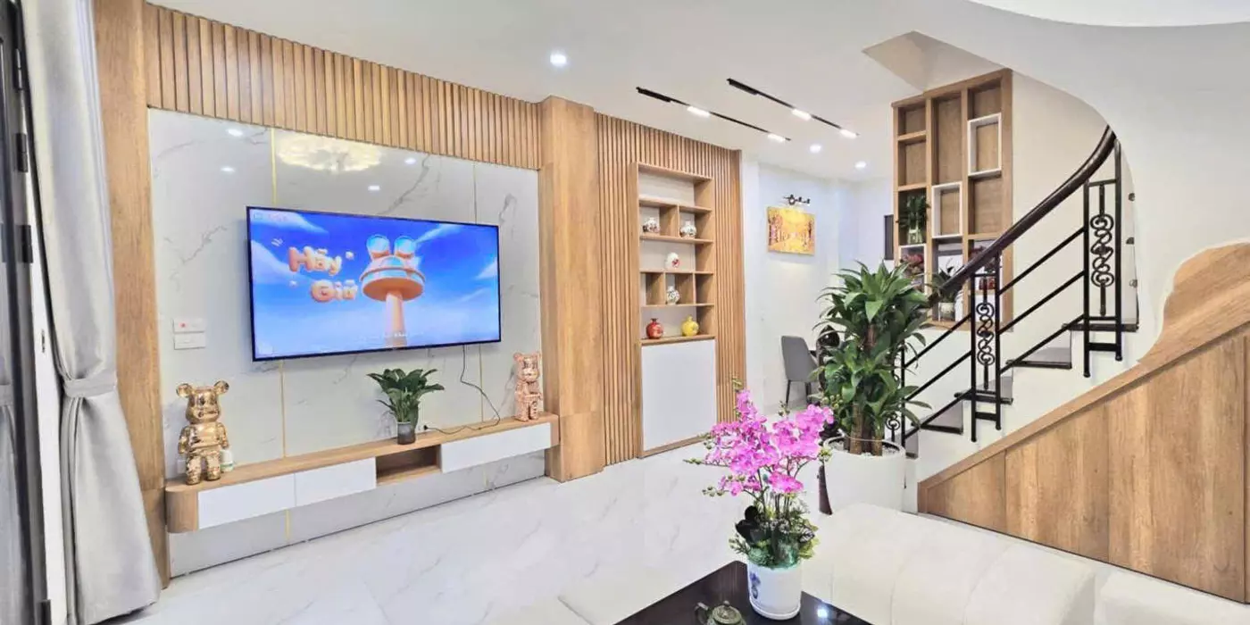 Nhà dân xây chắc chắn, cực ĐẸP phố Tam Trinh - Hai Bà Trưng, 68m2 x 5 tầng, Ô TÔ đỗ cửa, giá 20 Tỷ