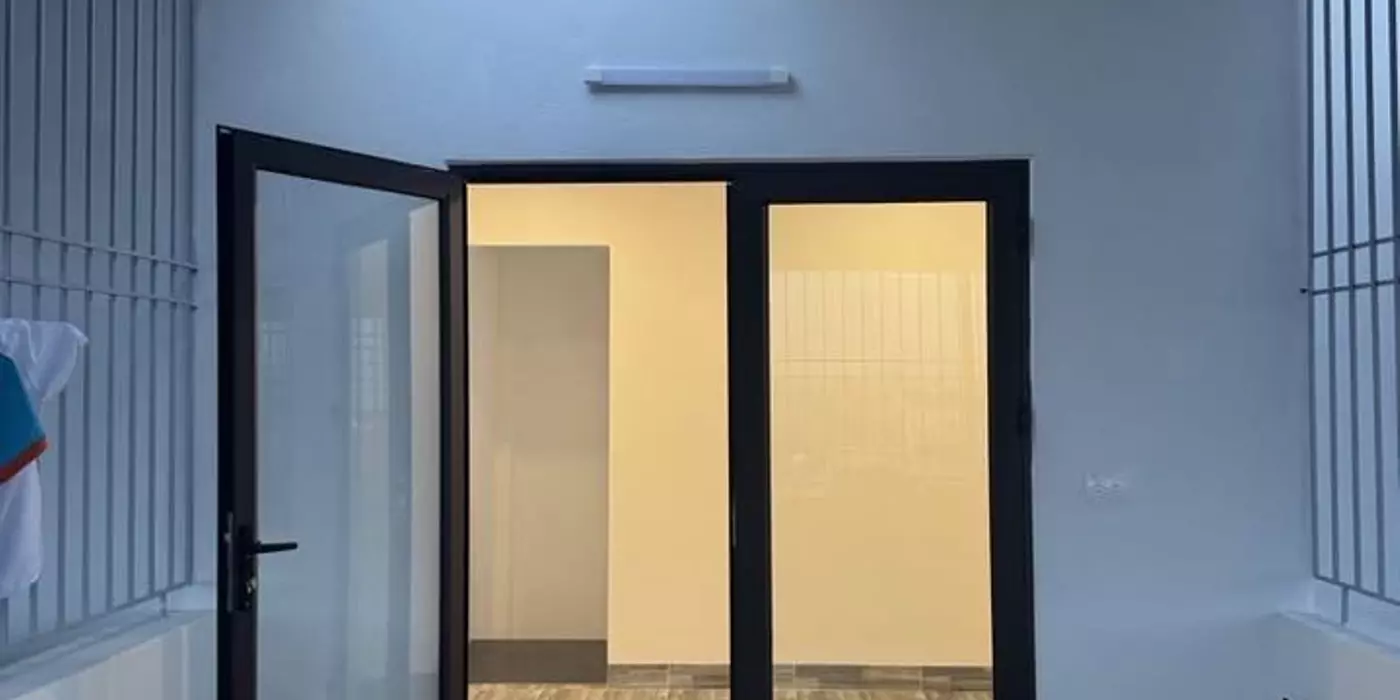 BÁN NHÀ NGỌC THỤY - NGÕ RỘNG THÊNH THANG- NHÀ MỚI KÍNH KOONG-30M 5T NỘI THẤT CƠ BẢN