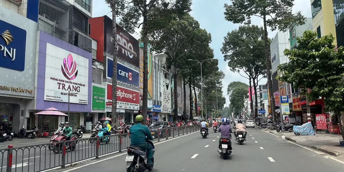 Bán căn hộ view Hà Đô Centrosa 3/2 Q10 ngang 4.2m 90m2 4 tầng mới sát Vincom nhỉnh 14 tỷ.