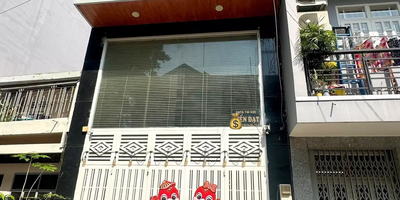 CHÍNH CHỦ CẦN BÁN NHÀ MẶT TIỀN ĐƯỜNG XE HƠI ĐẬU CỬA ĐƯỜNG BẾN VÂN ĐỒN, P.10, QUẬN 4 - NGANG LỚN