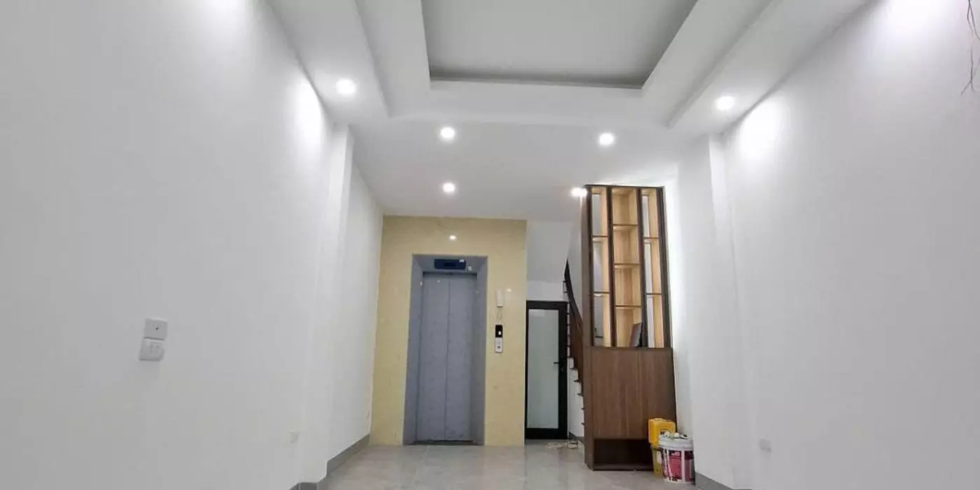 BÁn nhà phố Hoàng Mai - Hoàng Văn Thụ, 31m, 6 tầng. Giá: 8.6 tỷ. LH: 0937158386