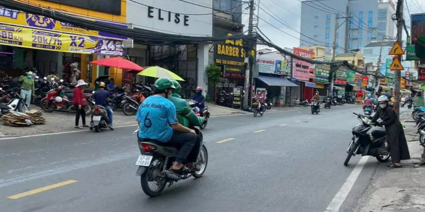 Nhà mặt tiền Lê văn việt tăng nhơn phú B, DT 150m cấp 4 ,