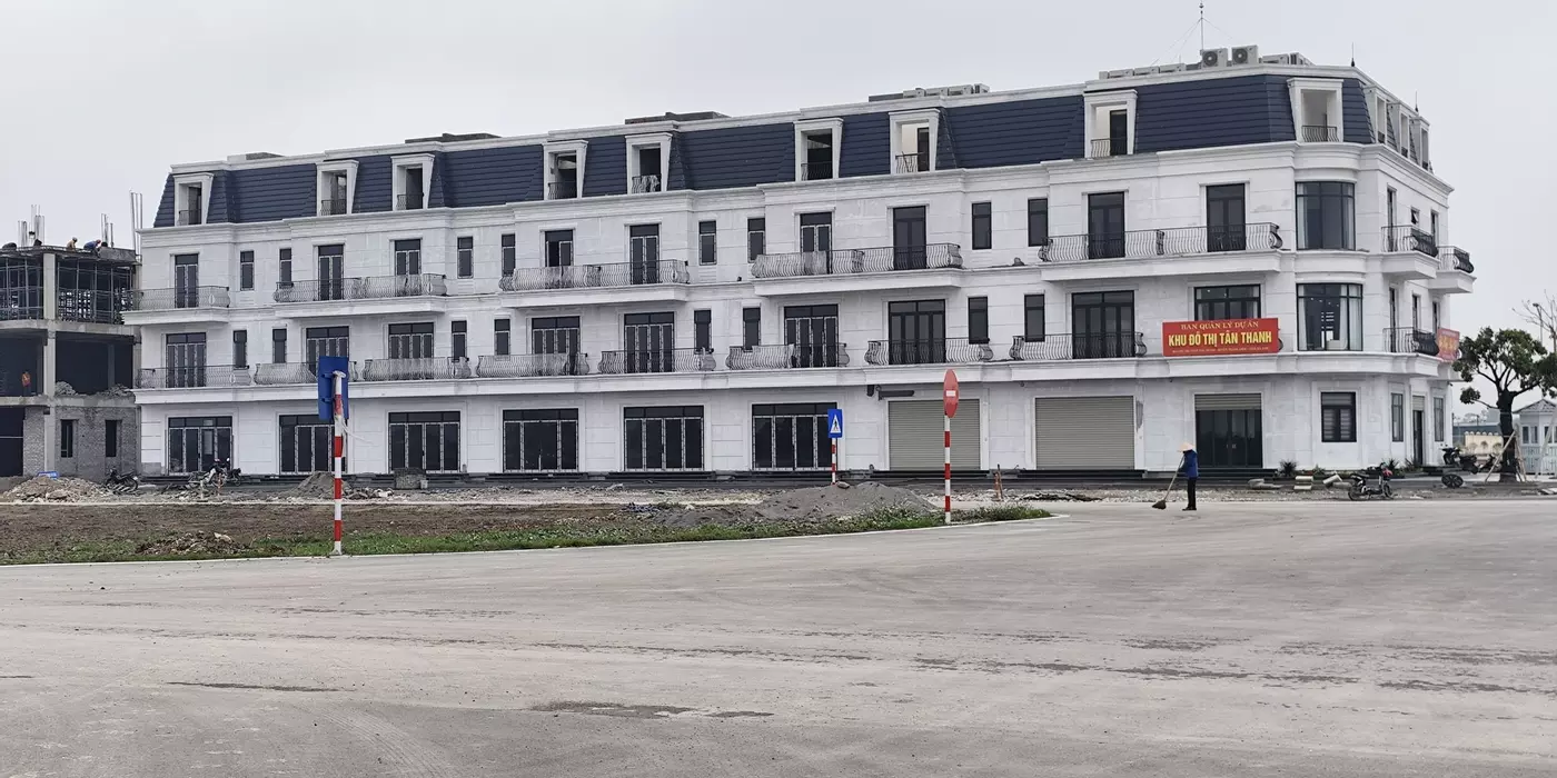Bán căn Liền kề xây sẵn 4 tầng trục đường 68m KĐT Tân Thanh