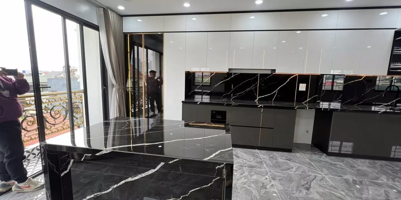 PHÂN LÔ- Ô TÔ TRÁNH- VỈA HÈ- ĐỀN LỪ, 50 M2, 7 TẦNG, TM, GIÁ NHỈNH 20 TỶ.