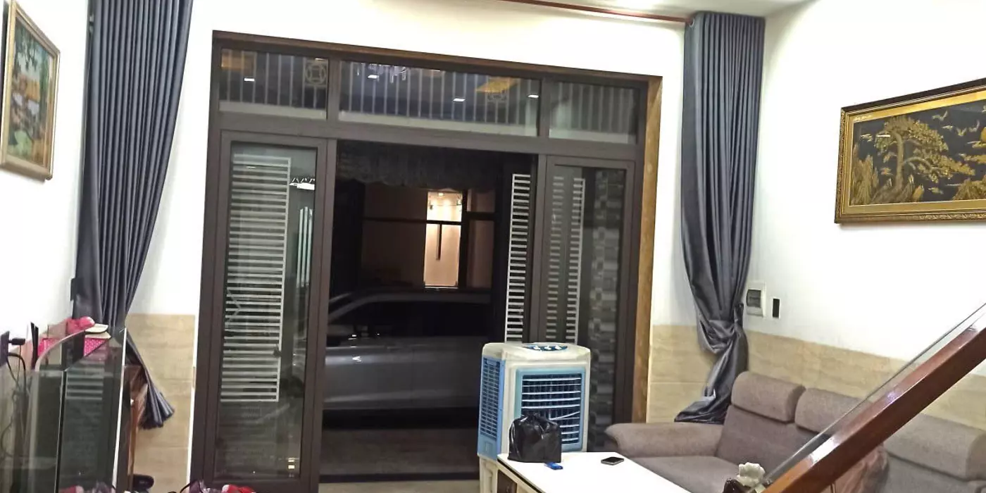 Vị trí vàng - Bán nhà 4 tầng Cao Bá Quát 5 PN có thể chuyển đổi thành căn hộ mini.