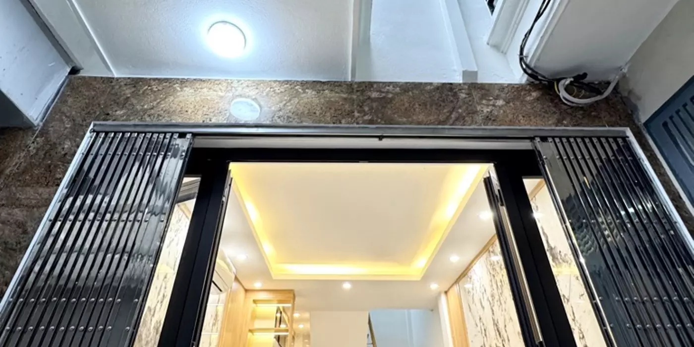 BÁN NHÀ GIÁP NHỊ, QUẬN HOÀNG MAI, MỚI Ở LUÔN, SD 25M2, 4.8 TỶ