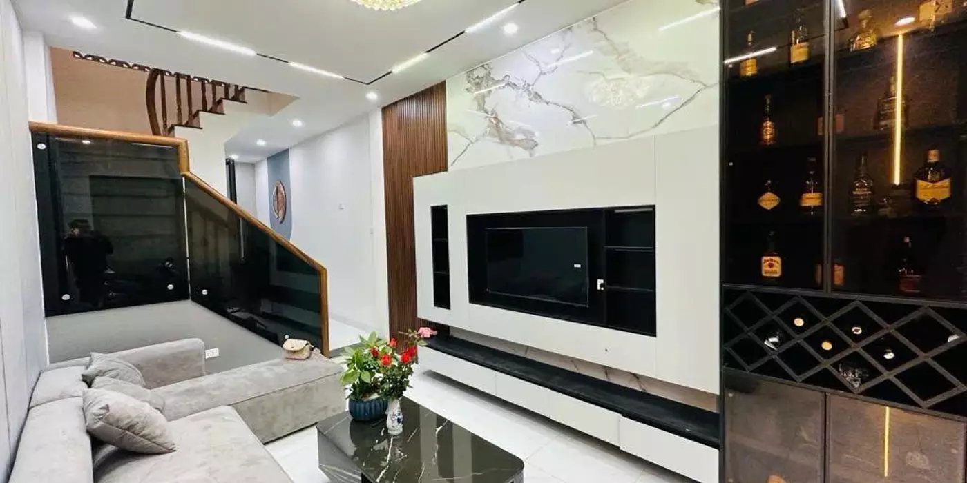 Bán Nhà Nguyễn Trãi 37m² 5 Tầng - Vị Trí Đẹp - Gần Phố - Full Nội Thất Xịn Sò - Chỉ 5.85 Tỷ