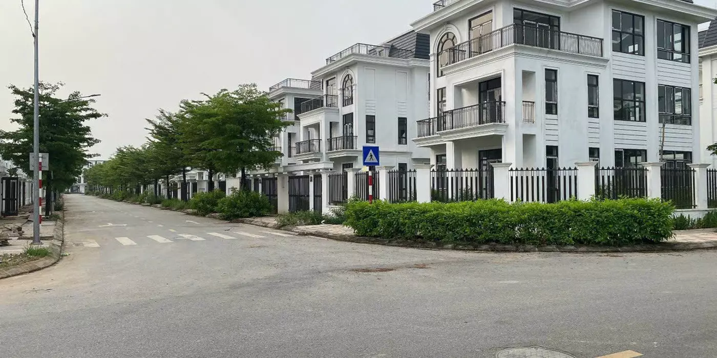 Bán BT Hud Mê Linh,300m,17 tỷ,2 thoáng,sau view công viên