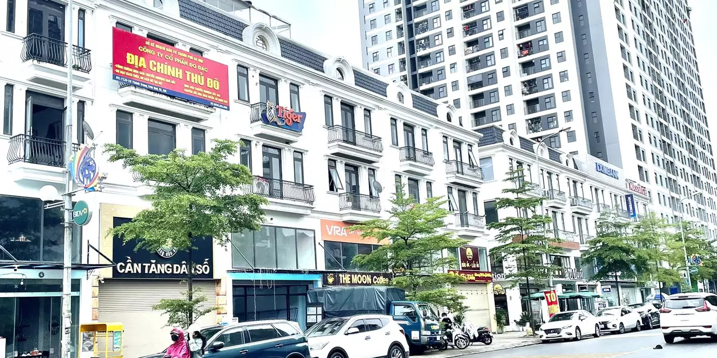 Bán nhà mặt phố Trung tâm Trâu Quỳ 142m2 lô góc đường 22m và 11m cho thuê.0982852808