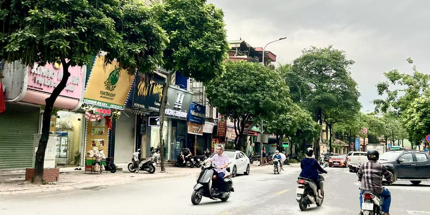 Bán nhà trung tâm Trâu Quỳ mặt phố Ngô Xuân Quảng 105m2 2 mặt tiền.0982852808