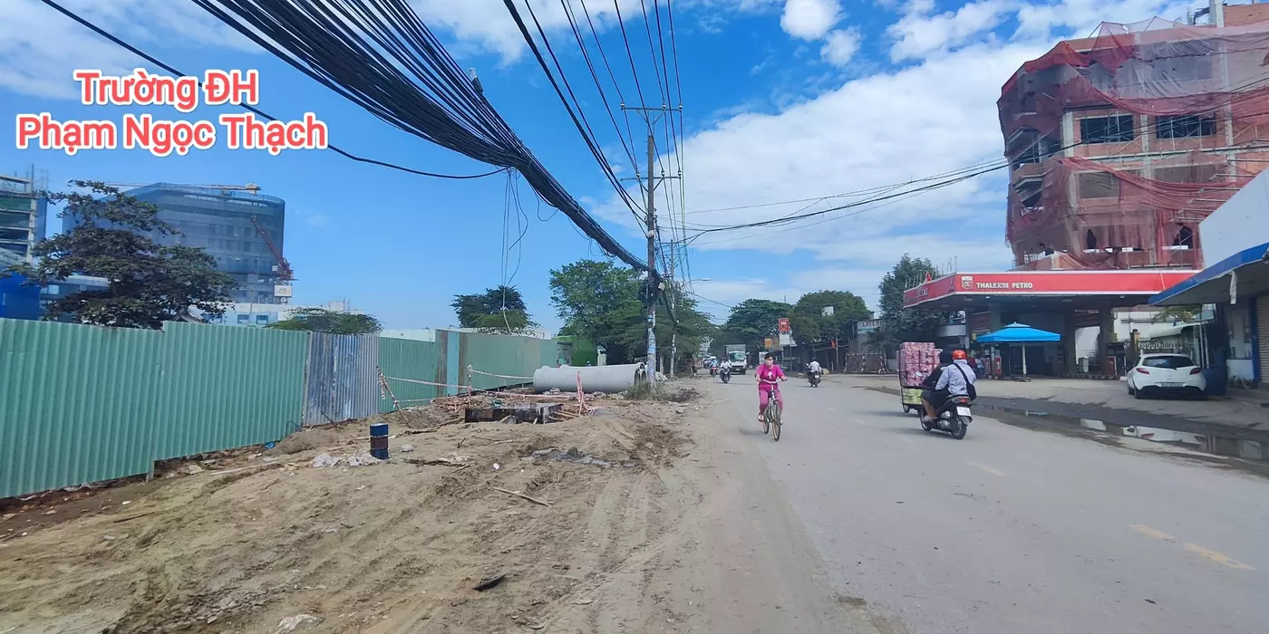 BÁN OR CHO THUÊ NHÀ 4,5 TẤM ĐỐI DIỆN ĐH PHẠM NGỌC THẠCH