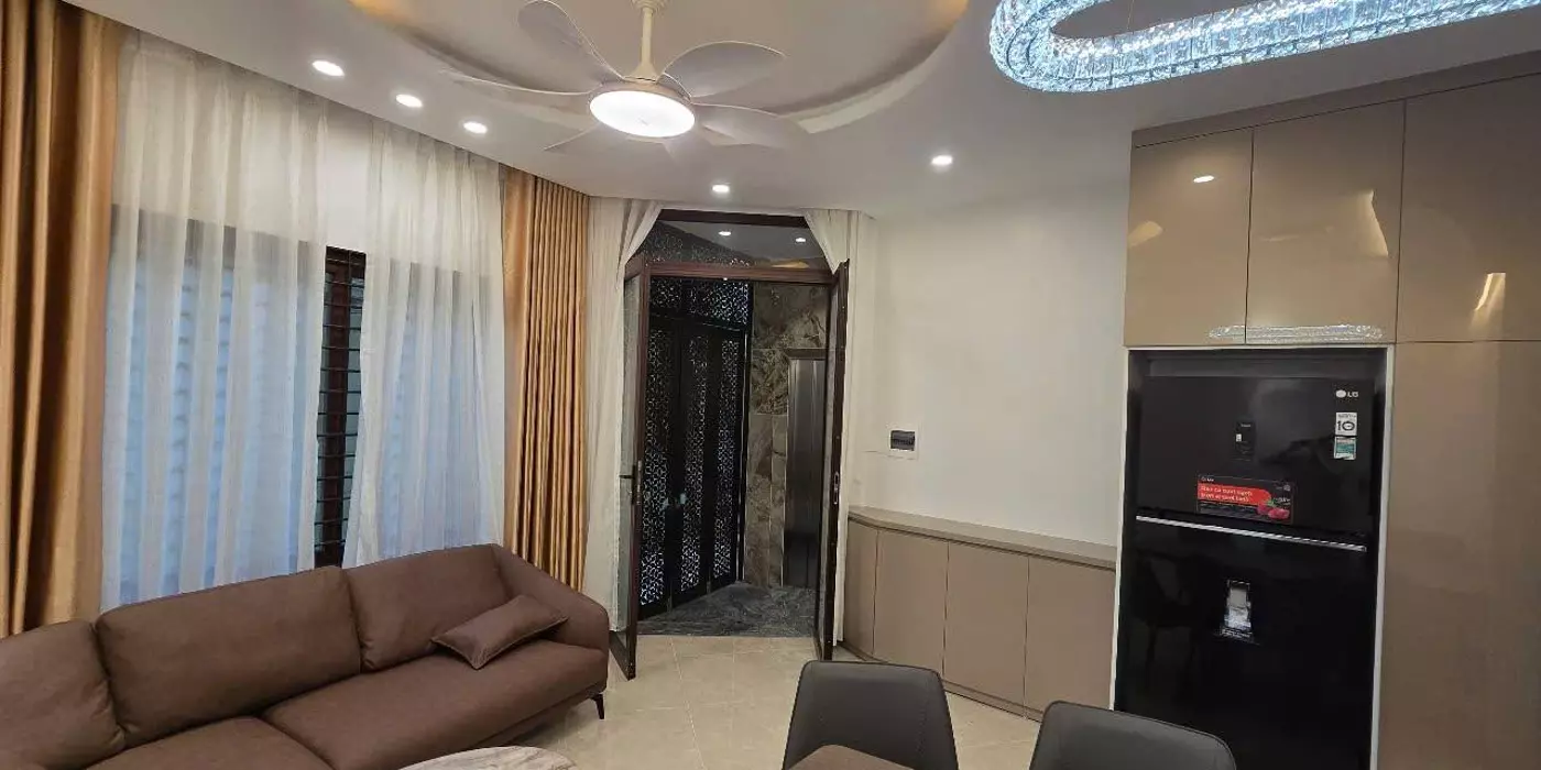 BÁN NHÀ #CHÍNH #CHỦ- TRUNG TÂM #CẦU #GIẤY- GIÁ ĐẸP NHẤT- TẶNG NỘI THẤT- THANG MÁY-5 TẦNG _49M2- Ô