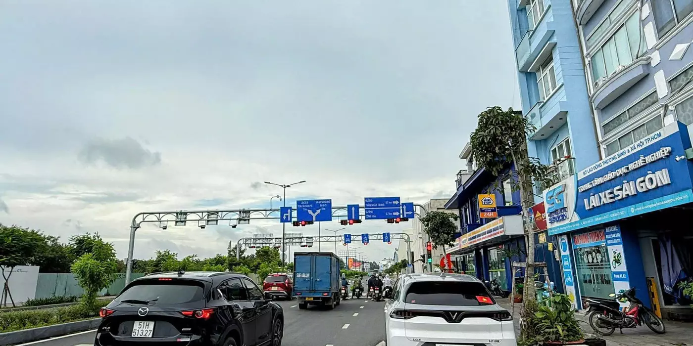Bán nhà Mặt tiền đường C12 - giao Cộng Hòa, nối nhà Ga T3, 7,5x20m, 5 Tầng, 55 tỷ.
