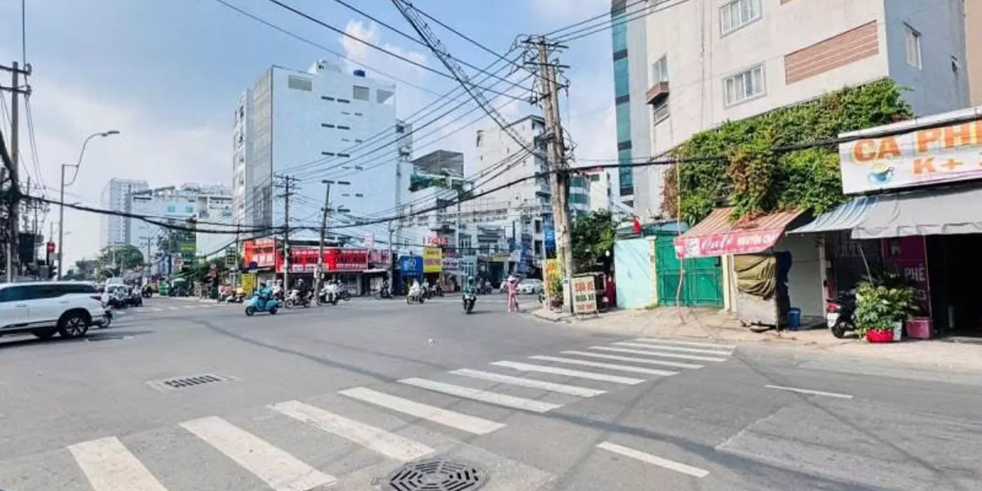Bán nhà Mặt tiền Nguyễn Xí - gần ĐInh Bộ Linh, 400m là VinCom, 6,3x48m, 3 Tầng , 49,9 tỷ.
