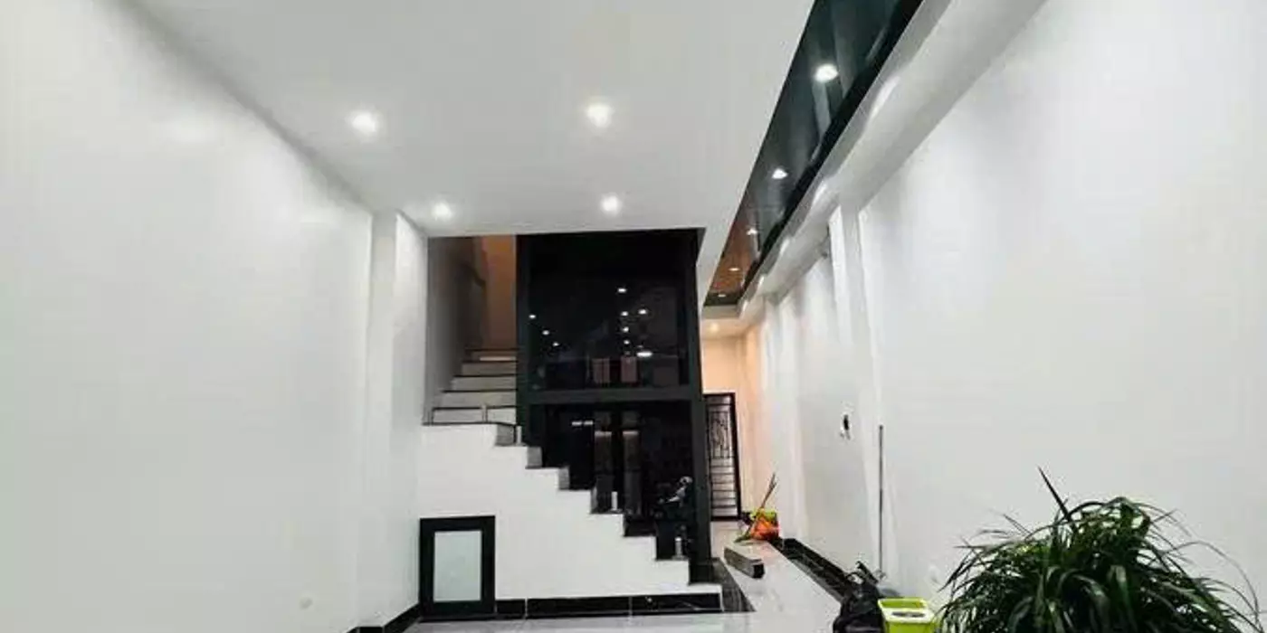 PHÂN LÔ BỘ CÔNG AN ĐẦM HỒNG – Ô TÔ TRÁNH – THANG MÁY – VIEW HỒ