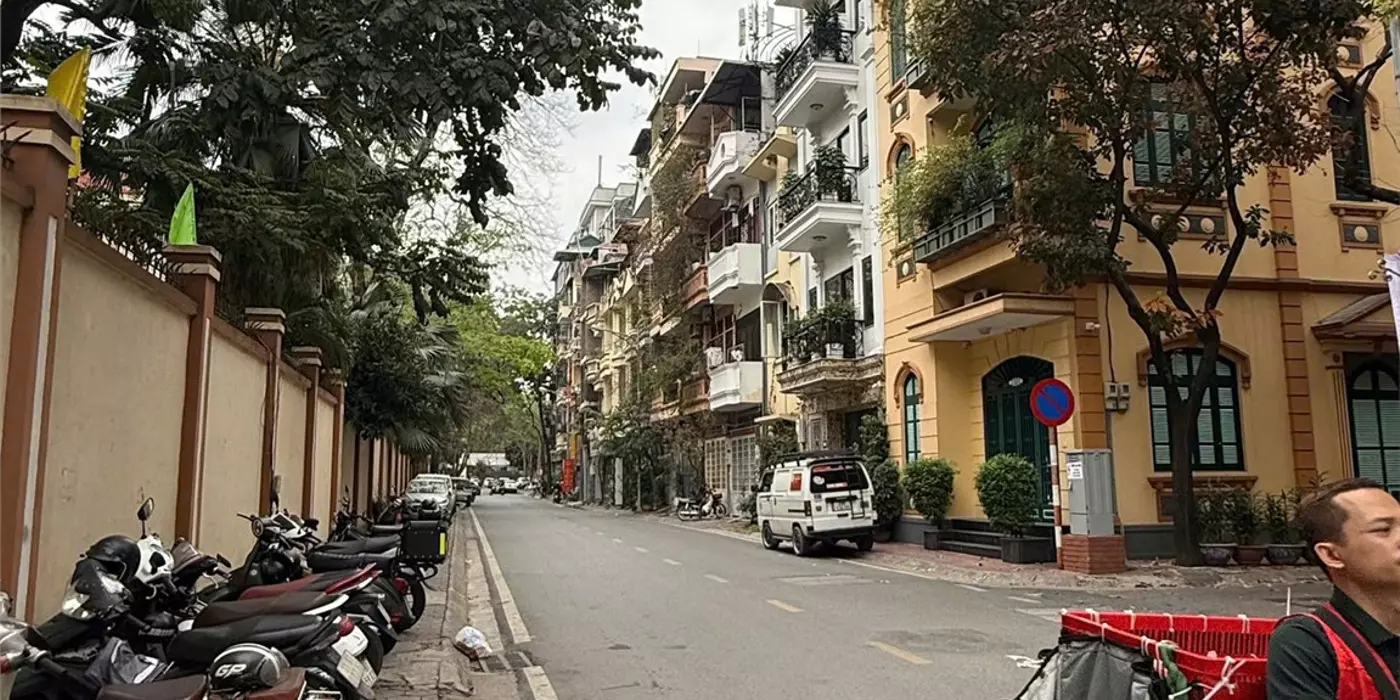 🏢 BÁN NHÀ MẶT PHỐ NGUYỄN PHONG SẮC – 110M x 7T THANG MÁY - MT 6,8M -  VỊ TRÍ ĐẸP NHẤT PHỐ - CHO