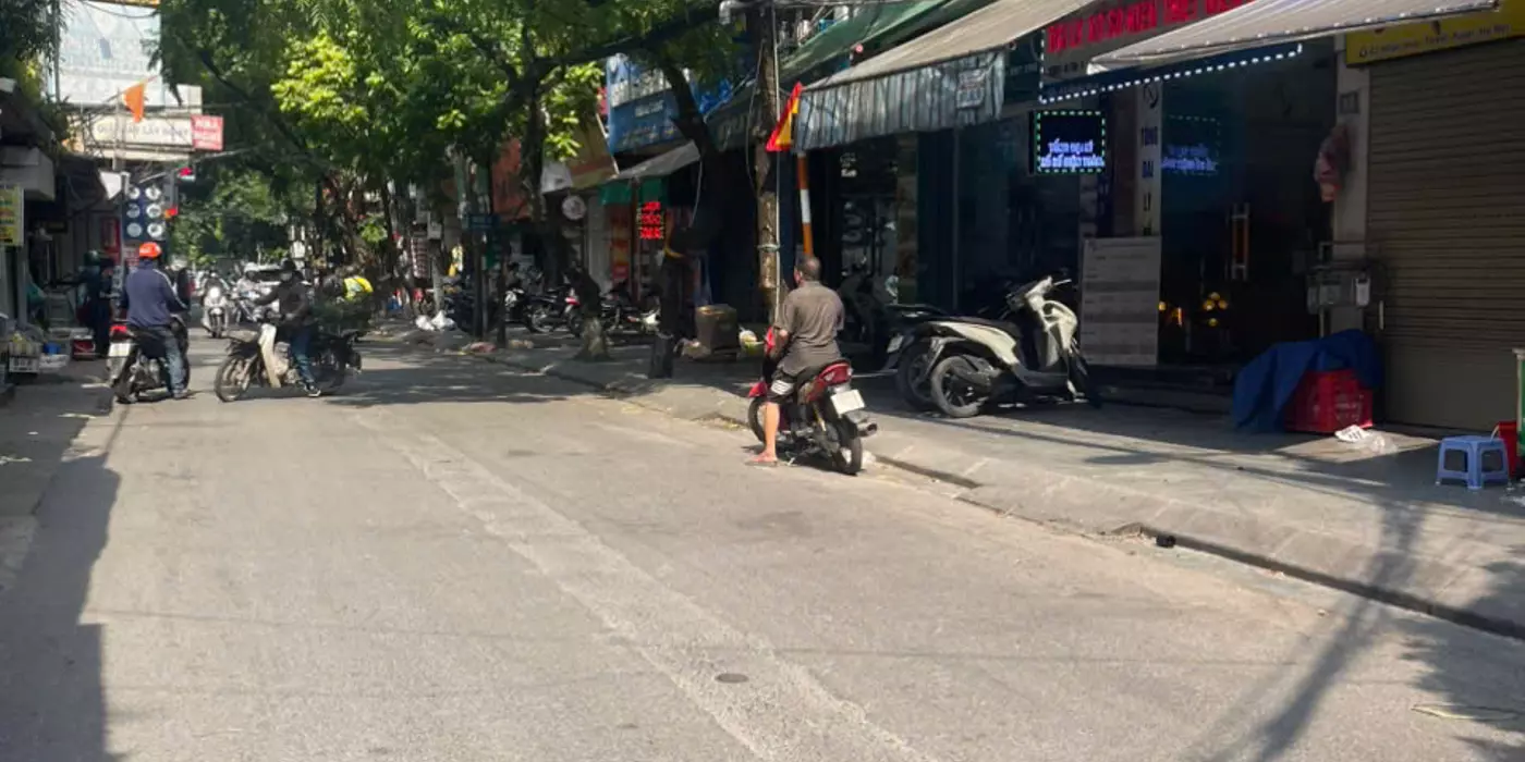 Bán nhà mặt phố Nhân Hòa, Vũ Trọng Phụng